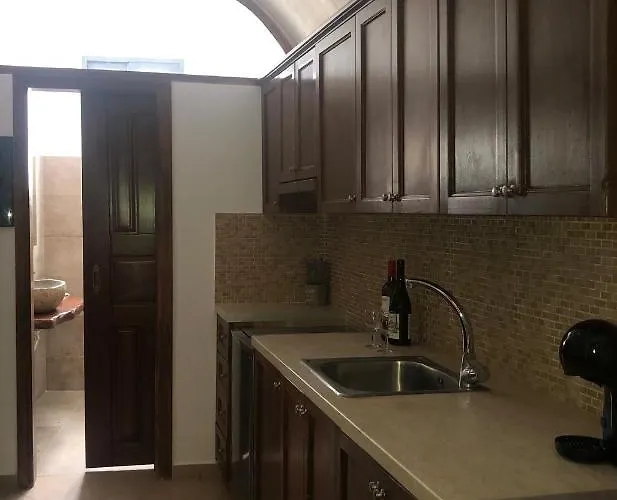 Amaryllis Santorini * Fira (Santorini)