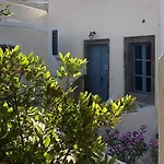 Amaryllis Santorini Тира