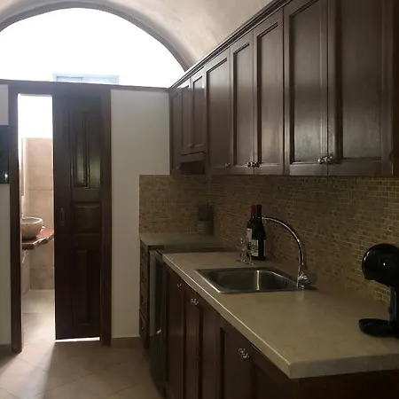 Amaryllis Santorini * Fira (Santorini)