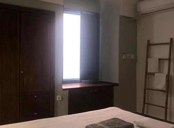 Amaryllis Santorini Apartment *