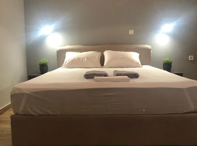 Amaryllis Santorini Апартаменты Тира