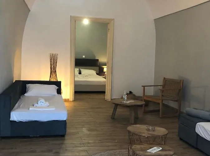 Amaryllis Santorini Апартаменты Тира